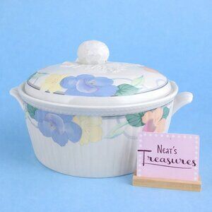 Mikasa  GARDEN POETRY  Intaglio Pastel Flower 3 Qt Stoneware Casserole Baker
